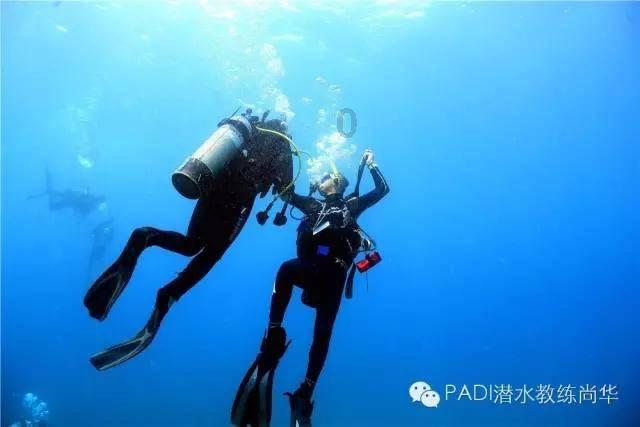 天津图书馆举办“报刊进社区阅读伴成长”活动