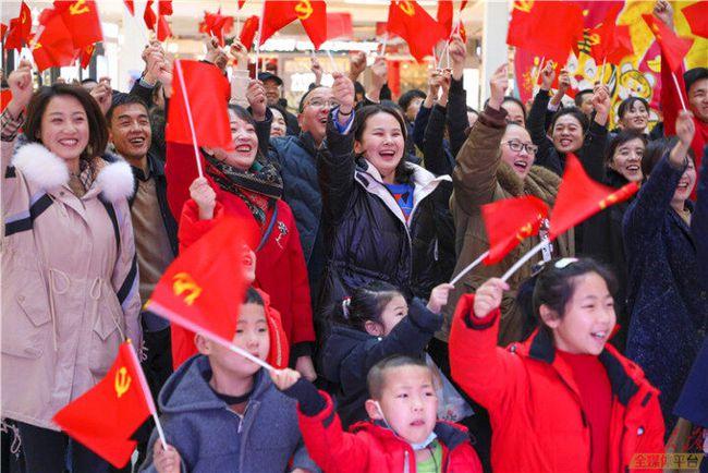 痛苦会不会是人的思维进入更高维度而无法回到低维度所产生的困惑？游戏画面