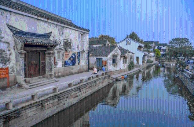 华升股份粘上“华字辈”四涨停后跌停 扣非连亏近16年负债率58%历史最高