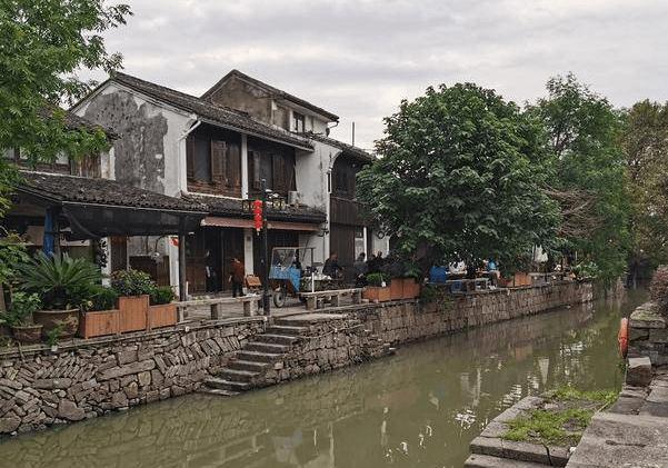 中企承建的斯里兰卡科伦坡港口高架桥合龙