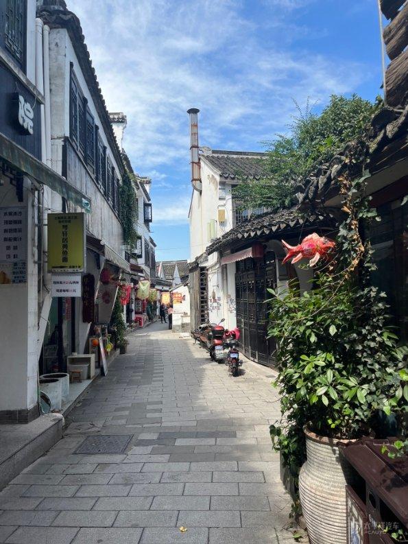 寒风中的守护者——交警蜀黍在行动