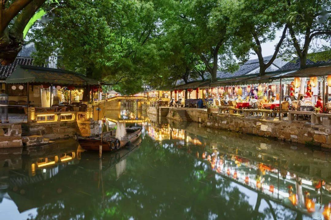 结婚纪念日是领证那天，还是举行婚礼仪式那天啊？游戏画面